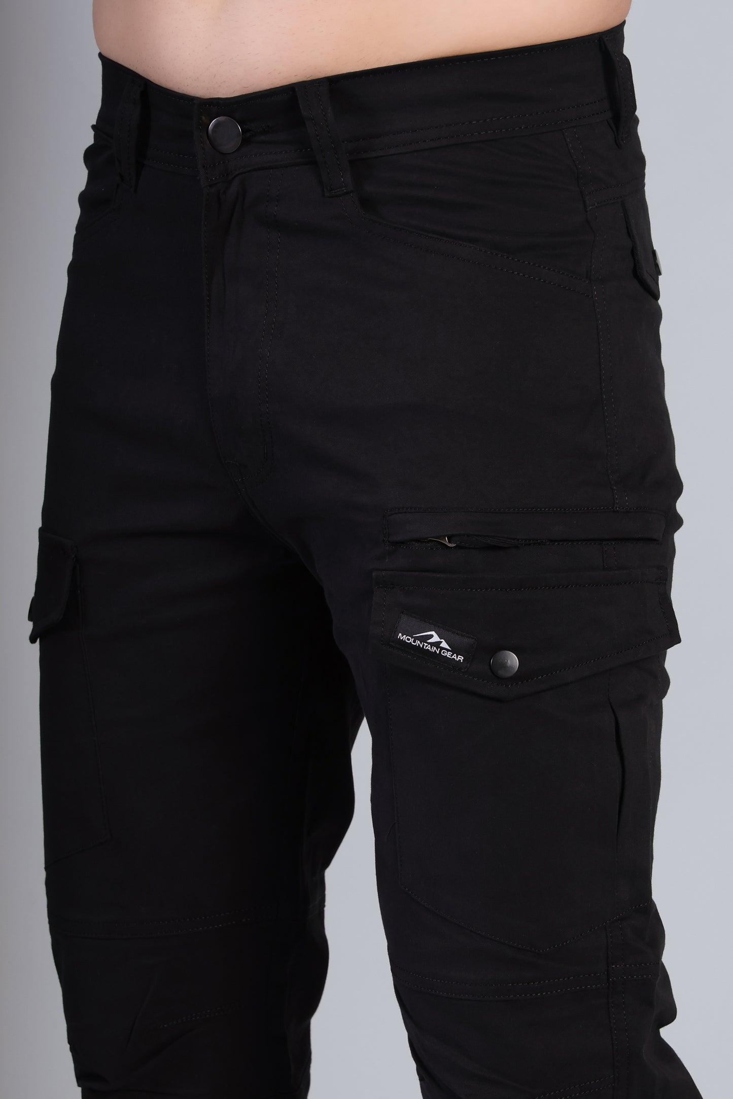 Multi-Pocket Outdoor Cargo Pants – Rugged Style Black