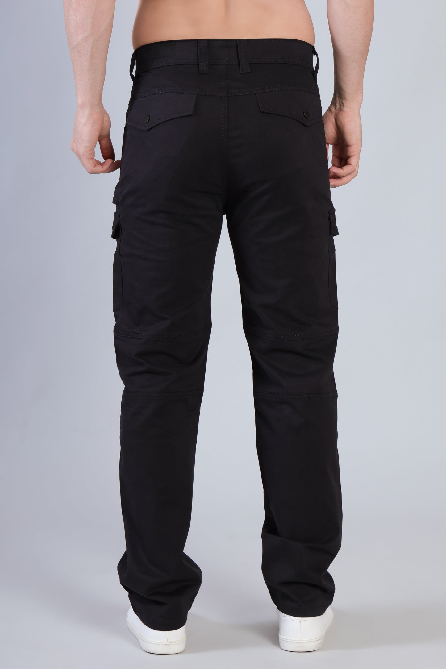 Multi-Pocket Outdoor Cargo Pants – Rugged Style Black