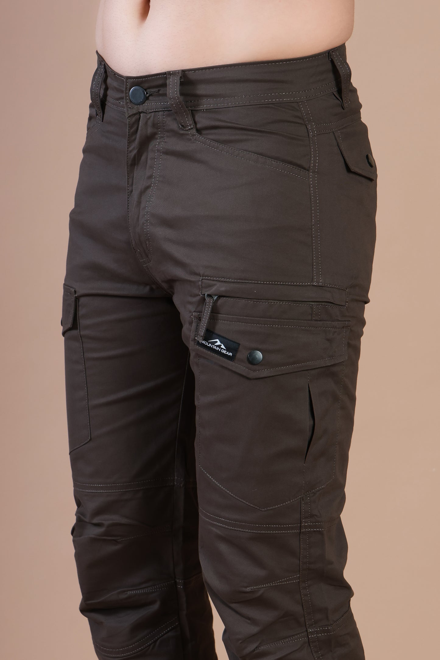 Multi-Pocket Outdoor Cargo Pants – Rugged Style Brown